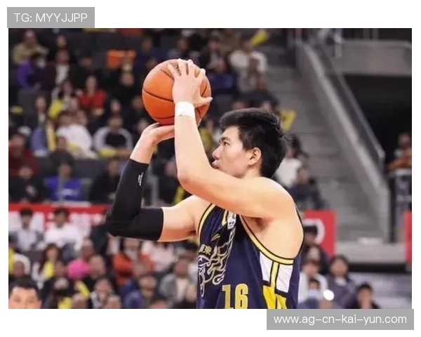 焦泊乔篮下强攻+篮板压制对手 焦泊乔篮下强攻+篮板压制对手